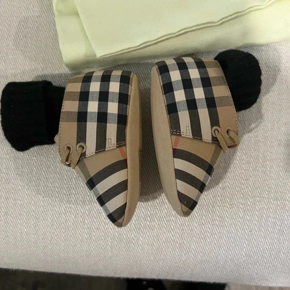 Burberry Baby socks shoes 🤎 - Picture 2 of 6